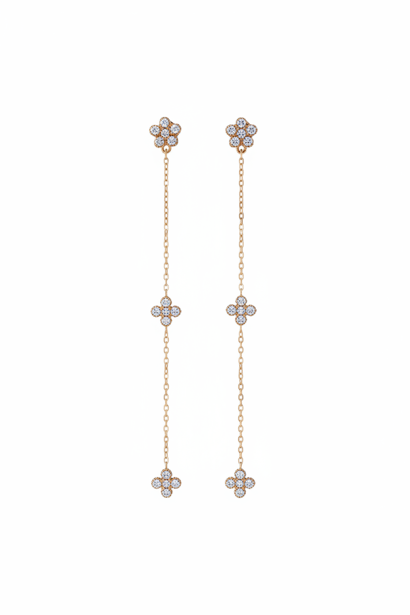 Lange studs triple flower witte achtergrond