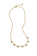 Elegante ketting met bedels in strass witte achtergrond
