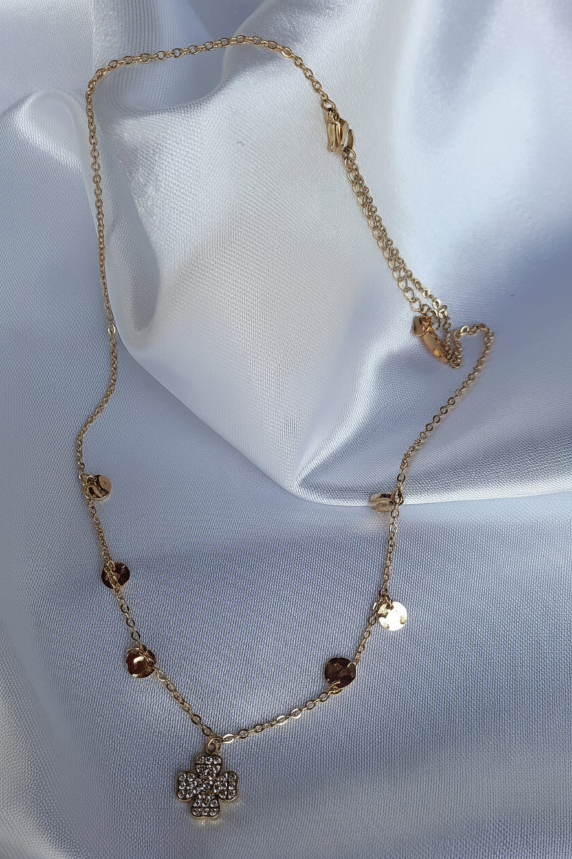 Korte ketting strass bloem en fijne muntjes