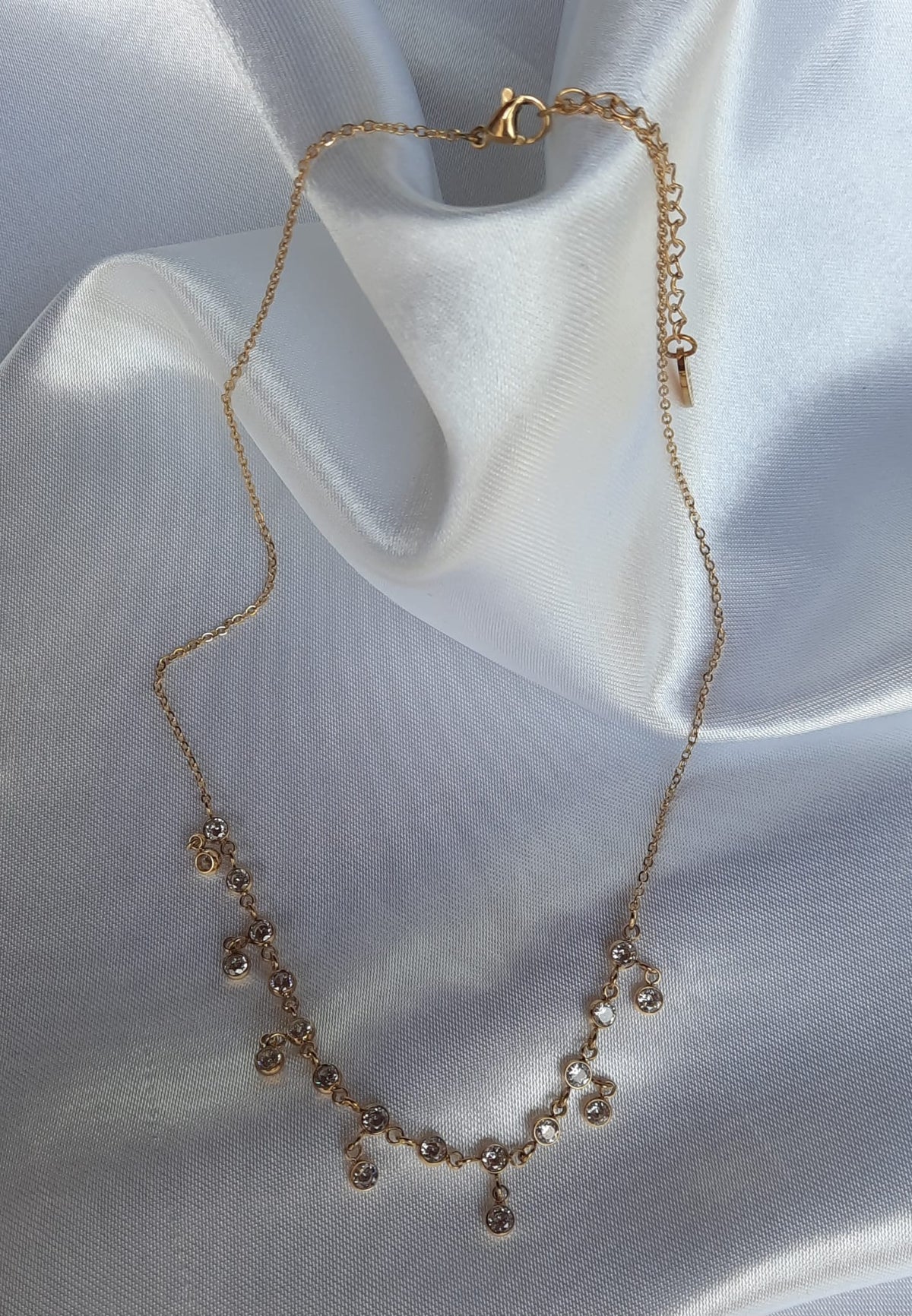 Elegante korte ketting met strass detail