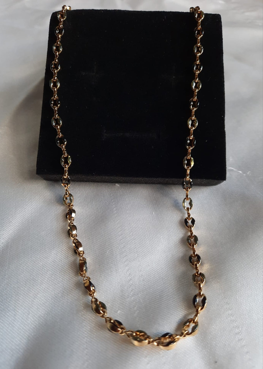 Ketting met zwart schakeldetail
