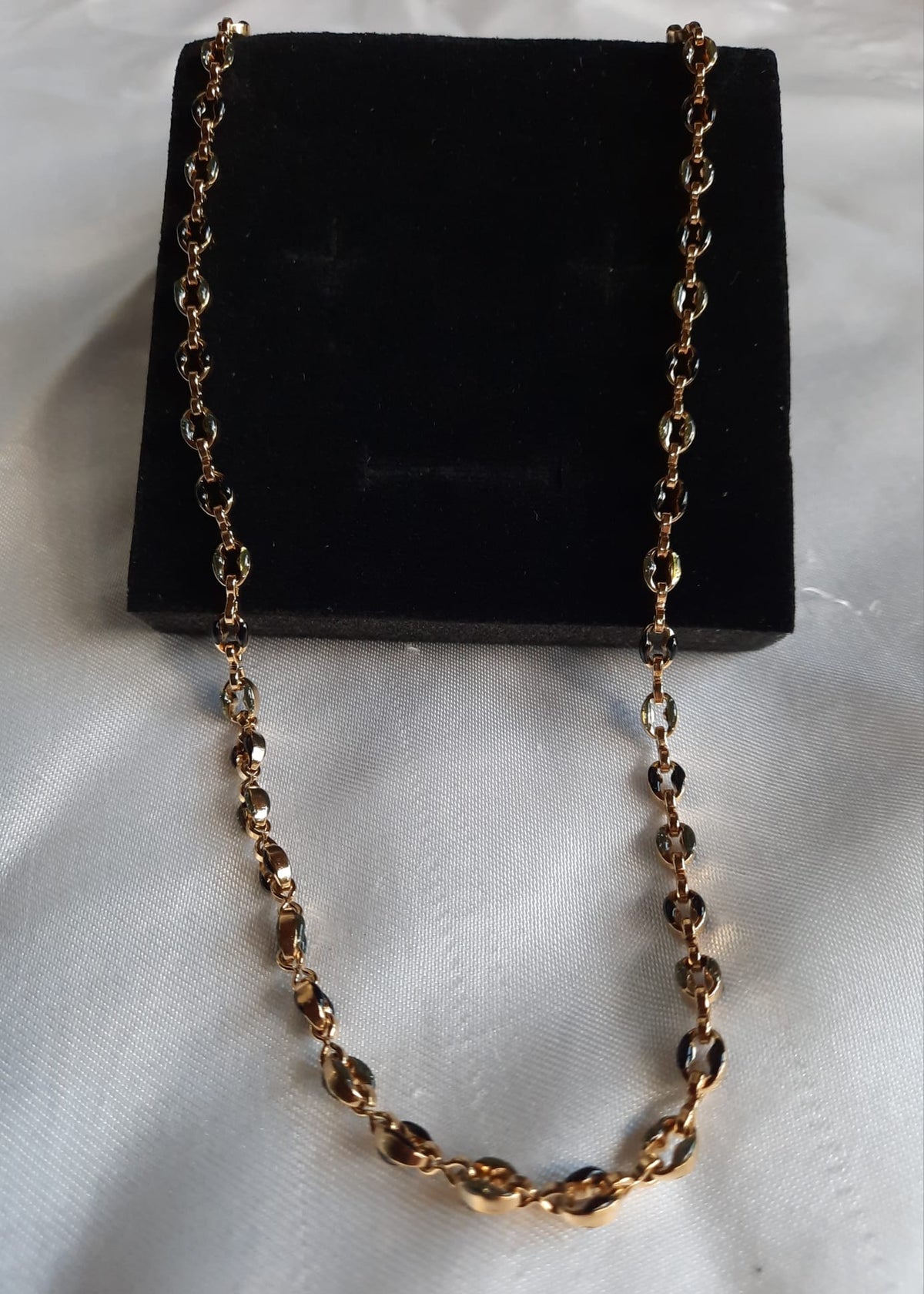 Ketting met zwart schakeldetail