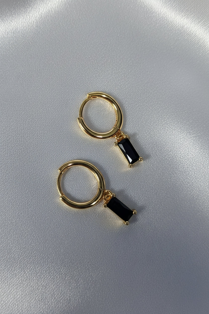 Oorringetjes classic drop zwart (Folie à Trois)
