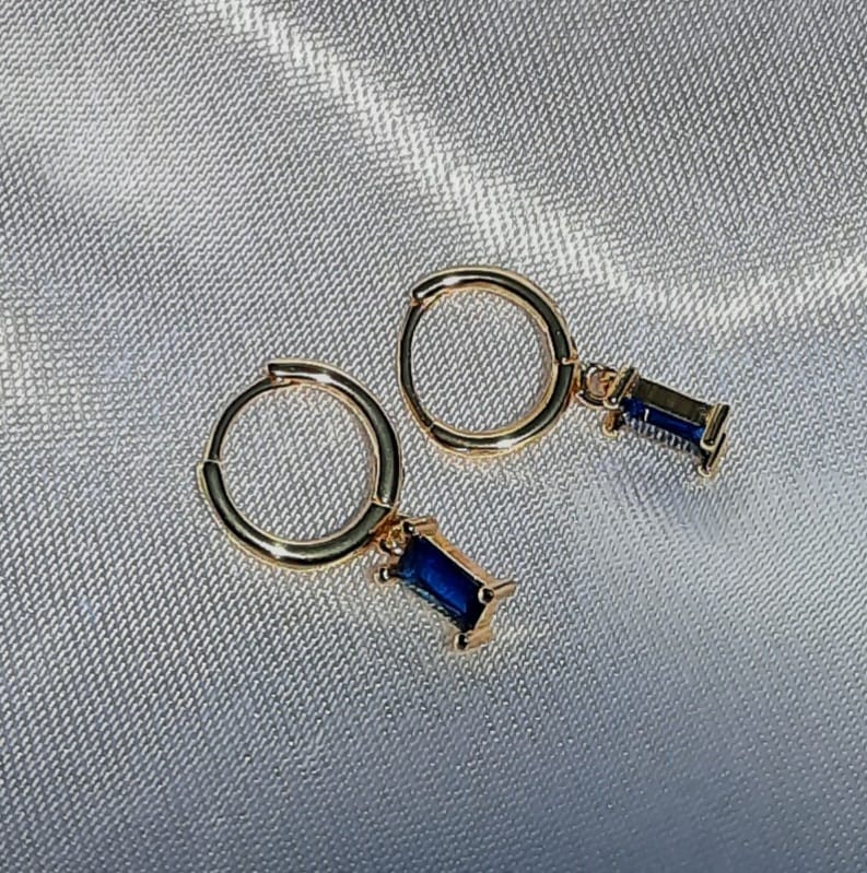 Oorringetjes Classic drop blauw (Folie à Trois)
