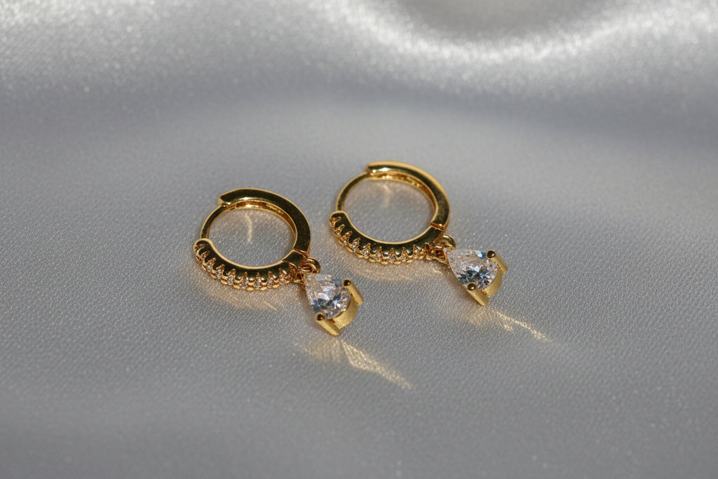 Oorringen Teardrop wit (Folie à Trois)