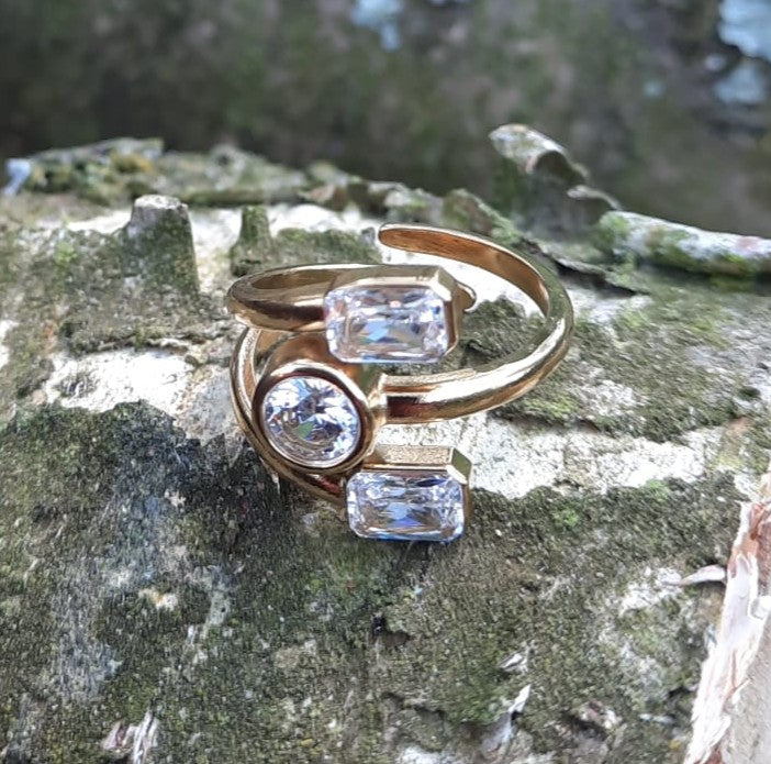 Ring met Zirkonia stenen