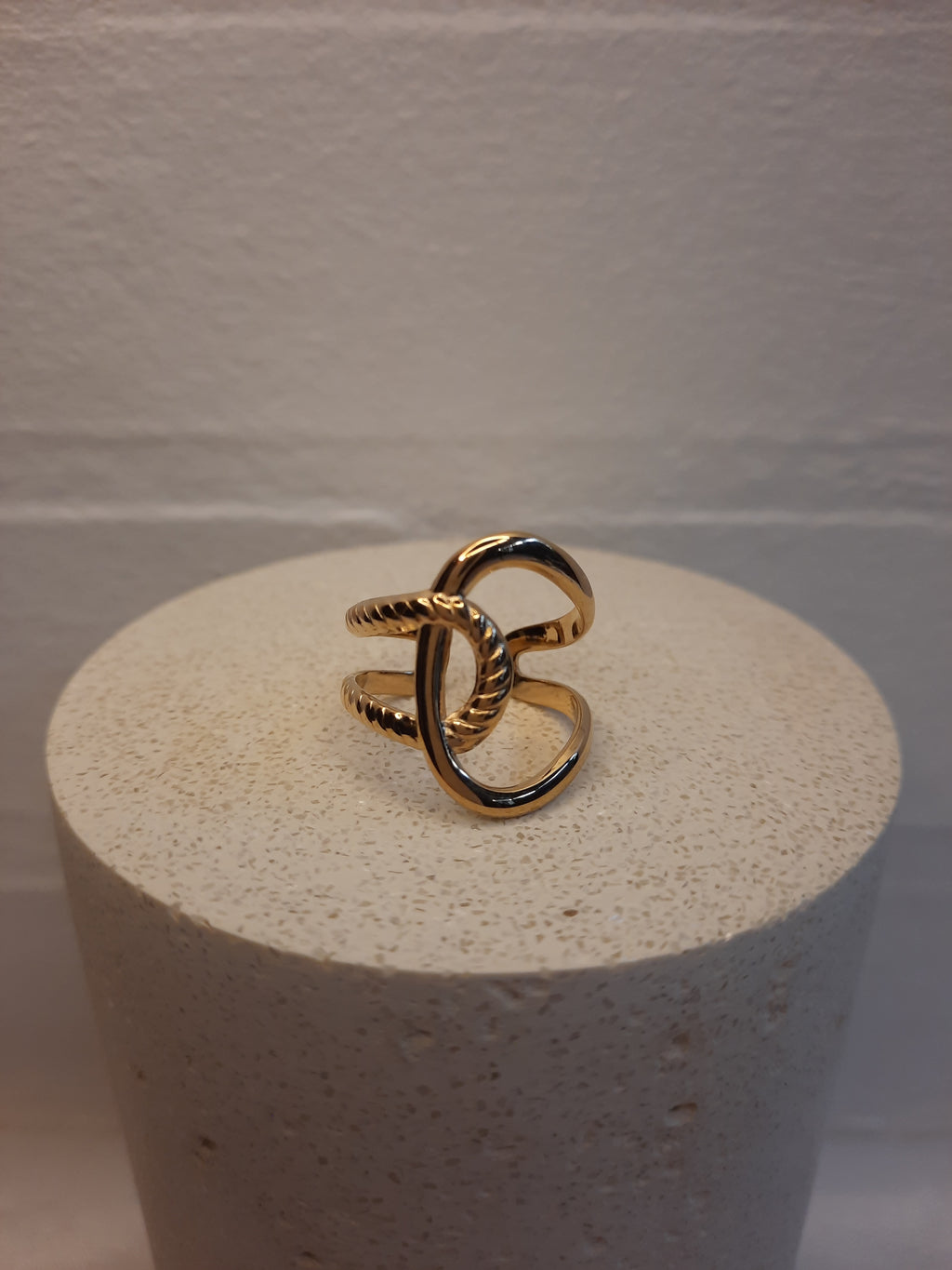 Ring met knoop detail