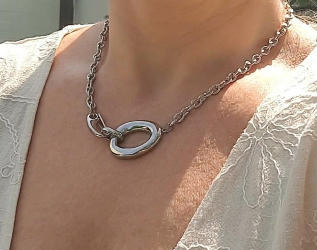 Ketting met ovaalvormige frontsluiting
